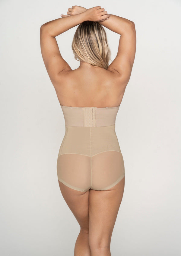 Leonisa Basics High-waisted classic style shaper panty for Women - Size XL