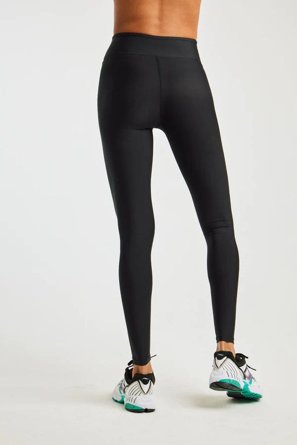 http://www.cherieamour.com/cdn/shop/products/year-of-ours-activewear-sport-legging-black-37684006289646_600x.jpg?v=1677115696