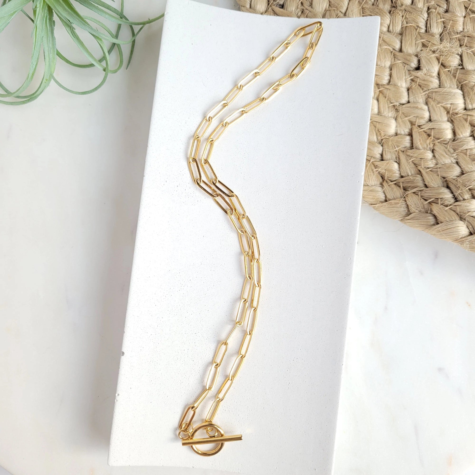 Spiffy & Splendid Jewelry Gold / 16 inch 18k Gold Plated Paper Clip Chain with Toggle Clasp