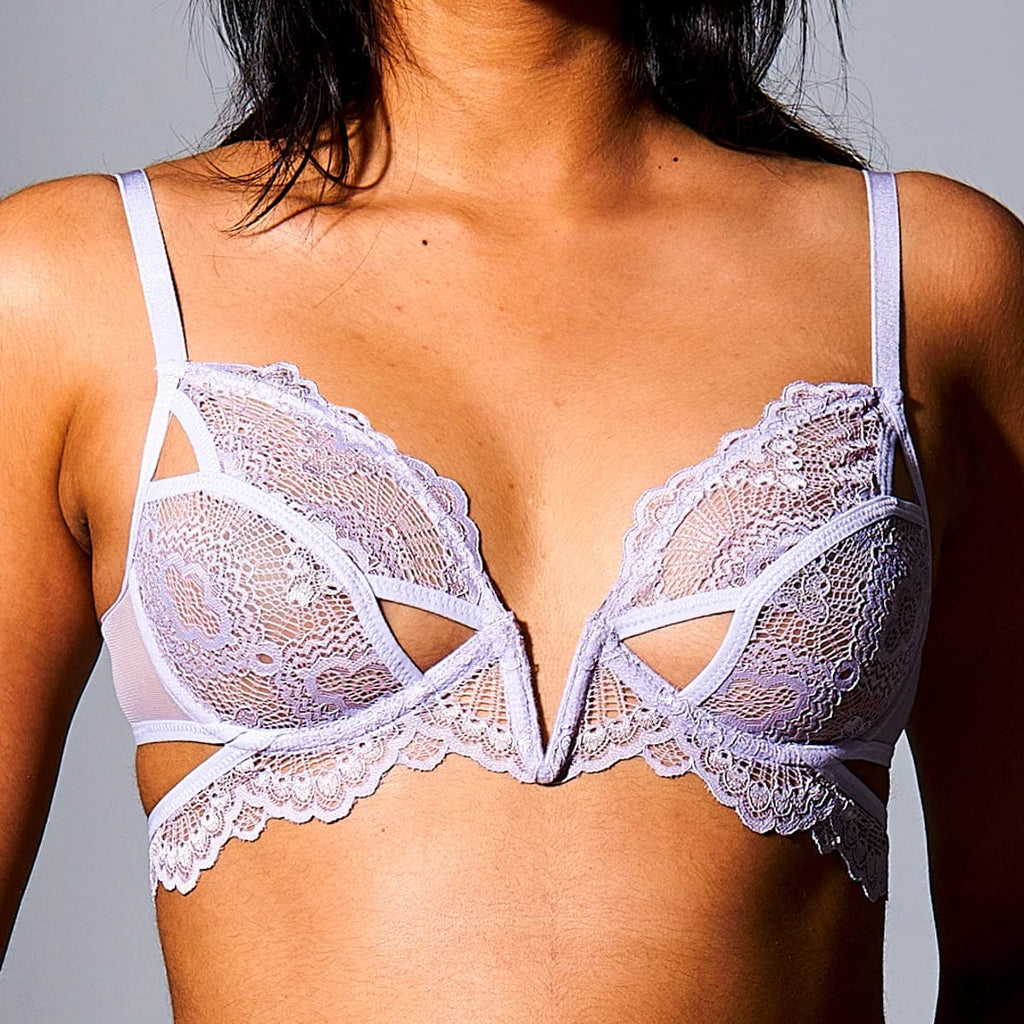 Thistle & Spire Kane Cut-Out V-Wire Bra : : Clothing, Shoes &  Accessories